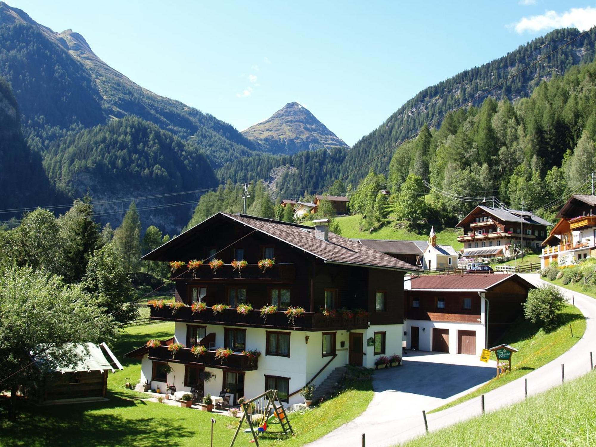 Alm-Apartments Heiligenblut Exteriör bild