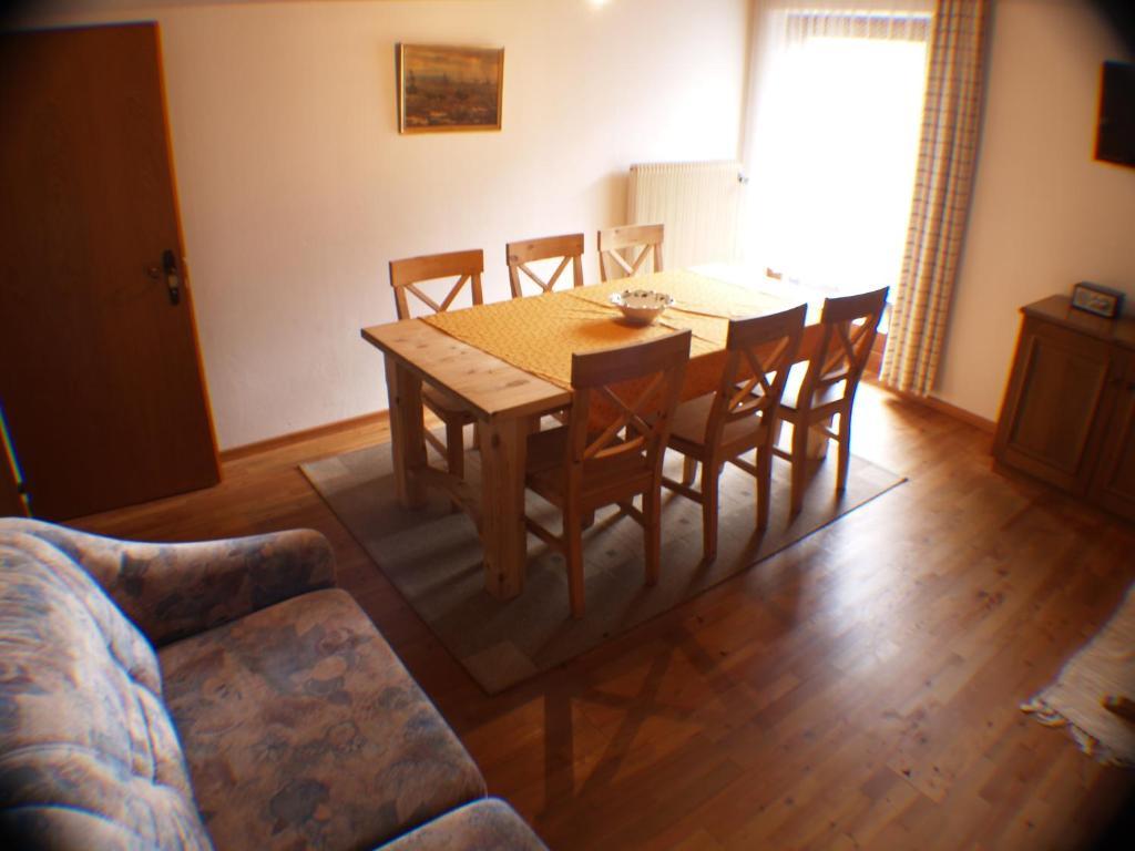 Alm-Apartments Heiligenblut Rum bild