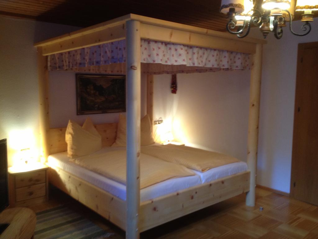 Alm-Apartments Heiligenblut Rum bild
